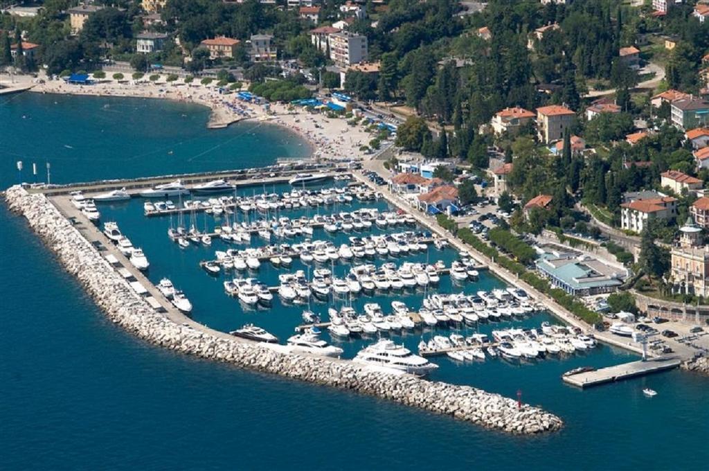 Apartment Koric Ičići Buitenkant foto